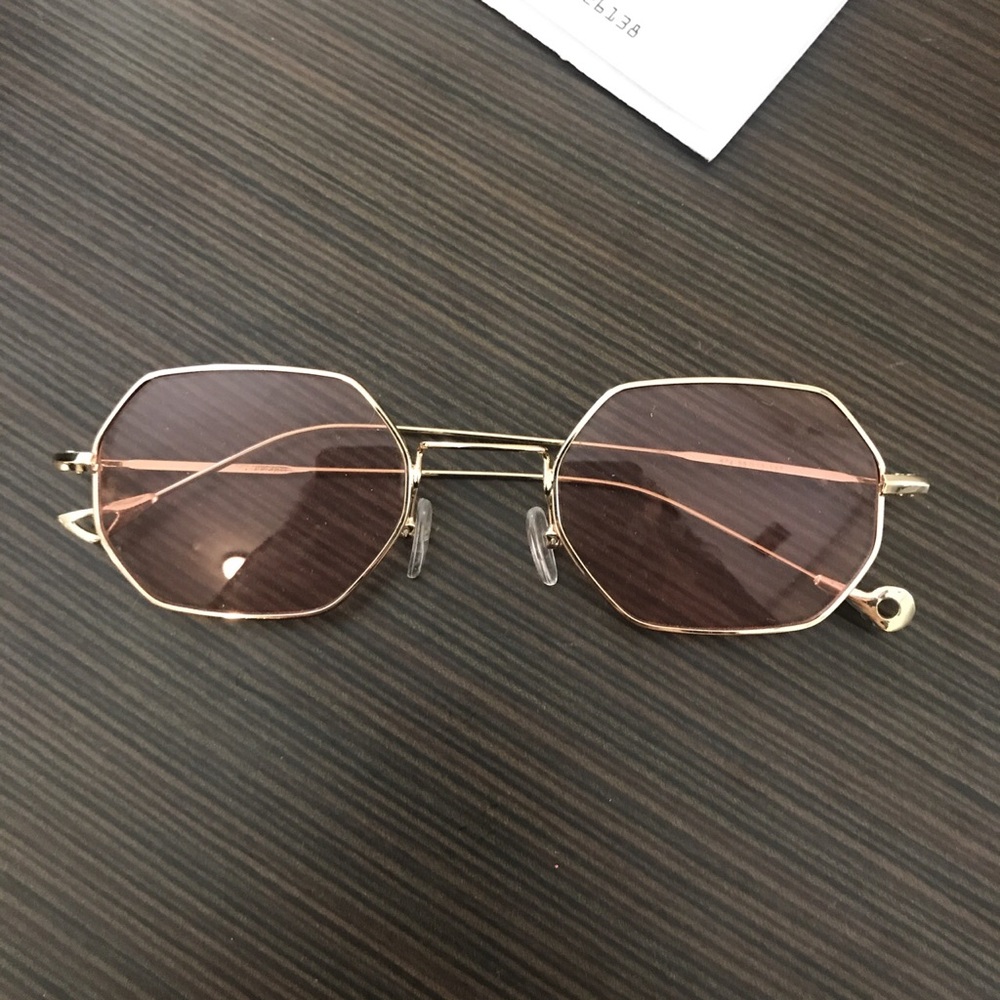 Princess Polly tinted sunglasses